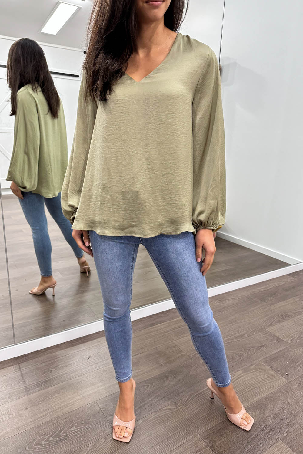 Yvonne | Blusa con cuello en V