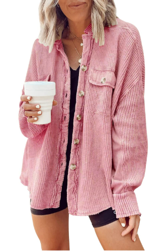 Chaqueta de moda con botones: una combinación de comodidad y estilo moderno