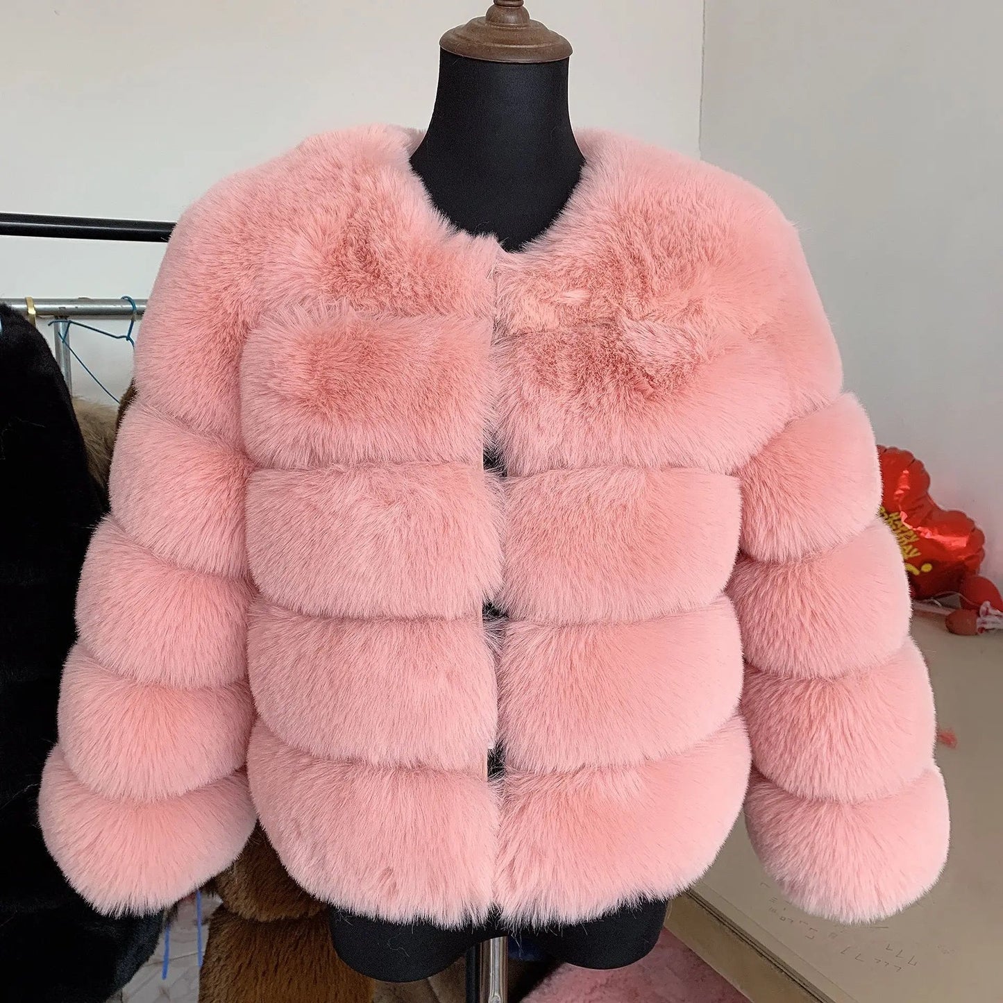 Elegante chaqueta de invierno de piel para mujer - Sari