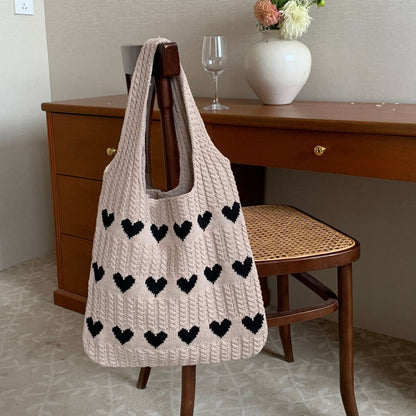 Nina | Bolso de punto con estampado de corazones hecho a mano