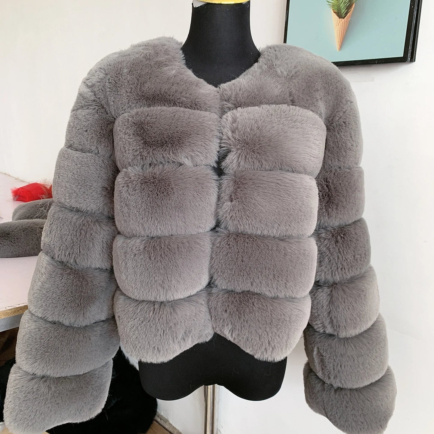 Elegante chaqueta de invierno de piel para mujer - Sari