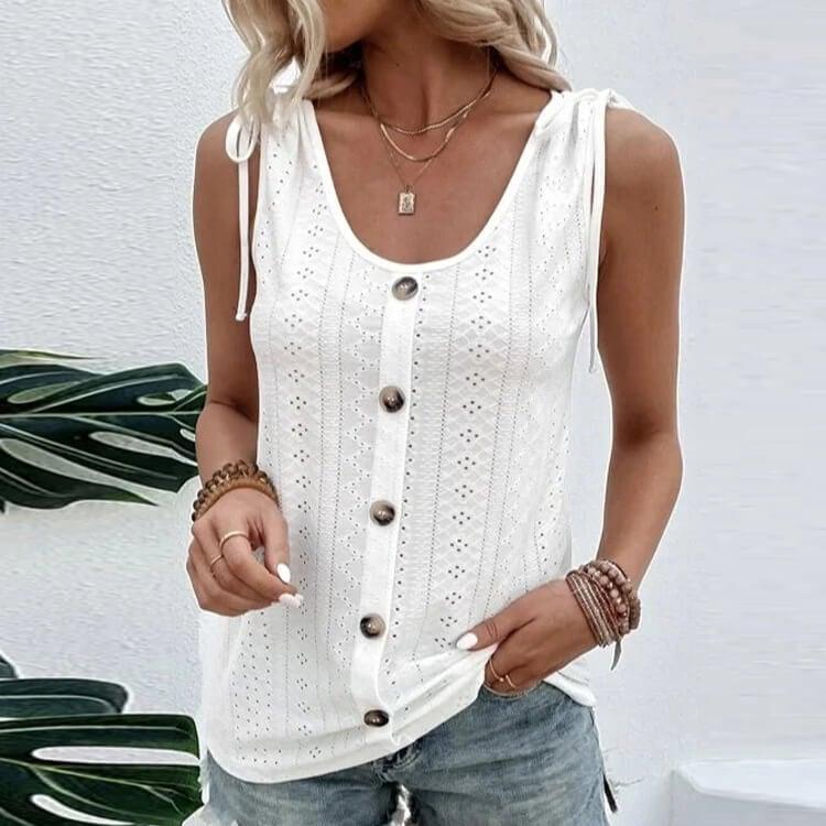 Elegante top de mujer con botones y recortes