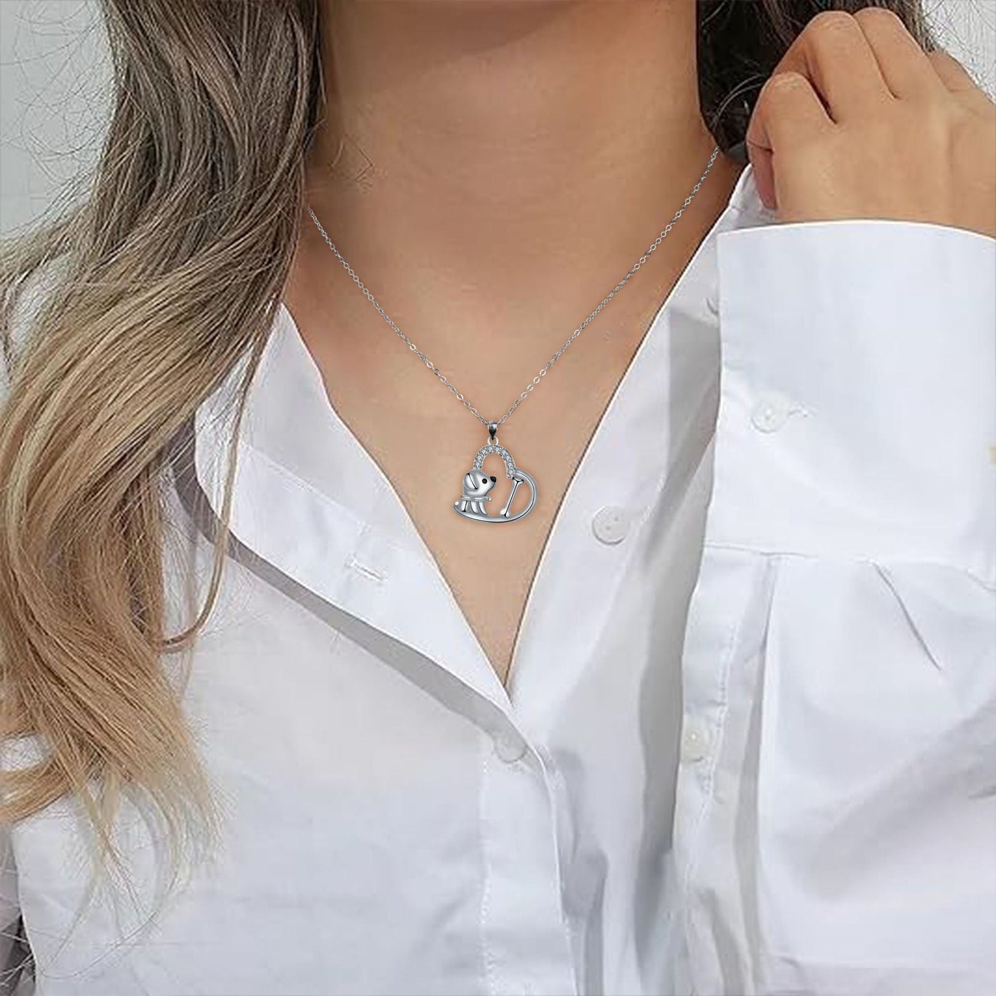 Collier avec pendentif en forme de cœur