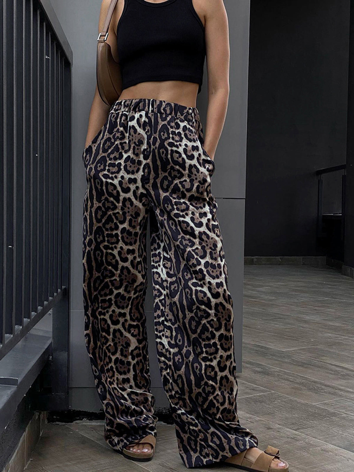 Pantalones de pata ancha con estampado de leopardo