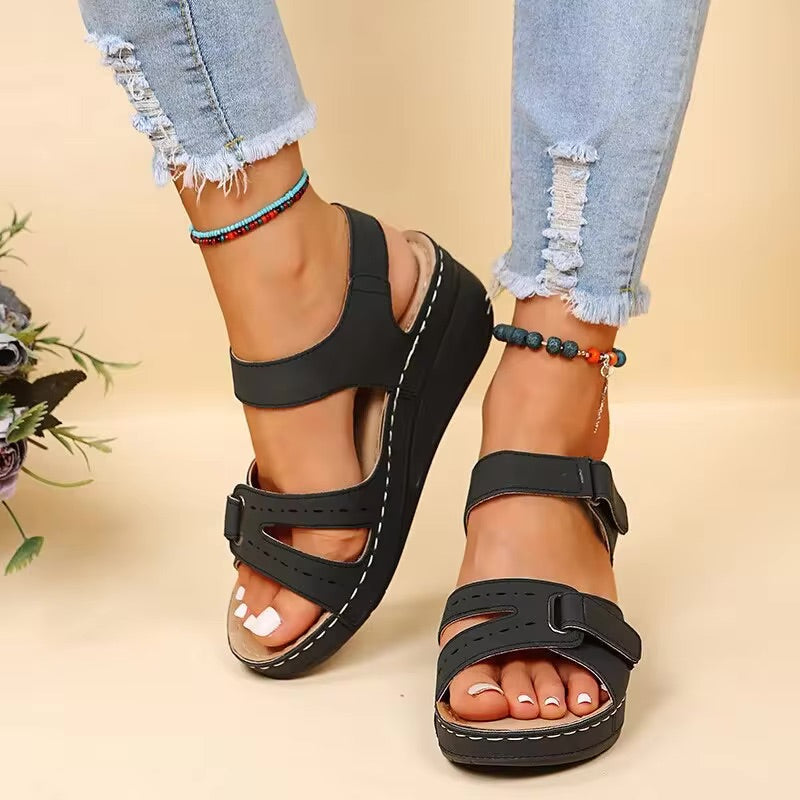 Bela - Elegantes sandalias con tacón de cuña