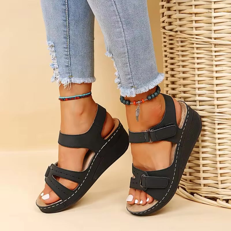 Bela - Elegantes sandalias con tacón de cuña