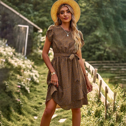 Hazel - Vestido con estampado floral y bajo con volantes