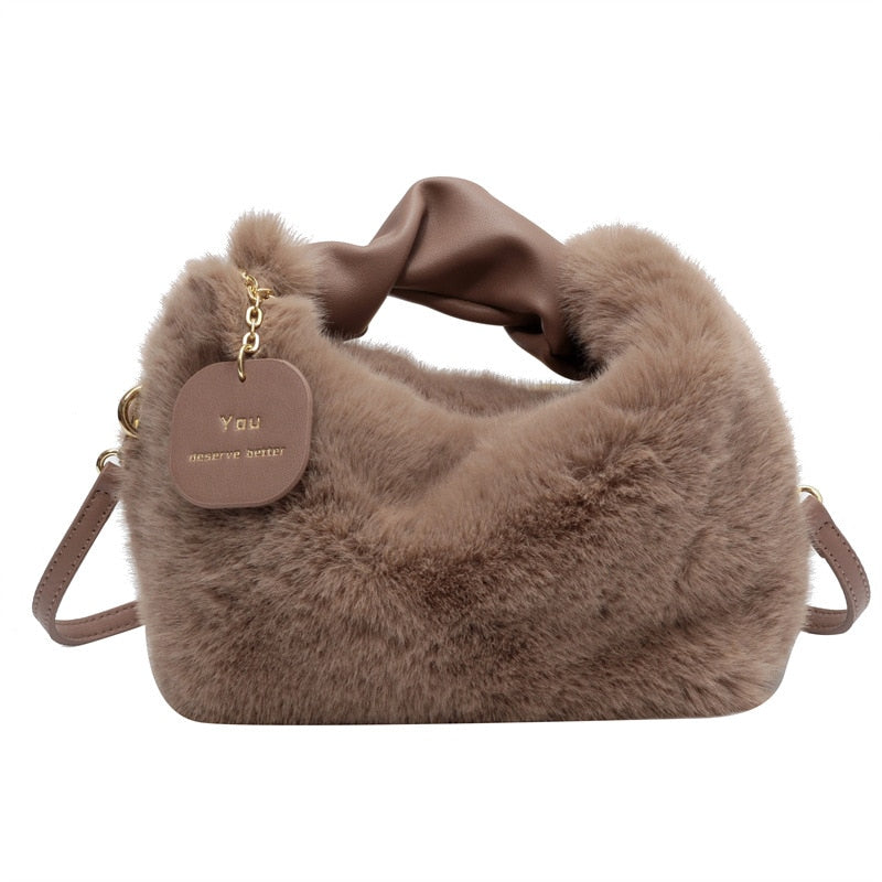 Fluffy Handbag | Este bolso que sólo quieres abrazar