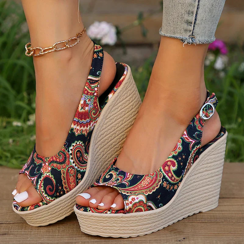 Sandalias de cuña con estampado de estilo bohemio