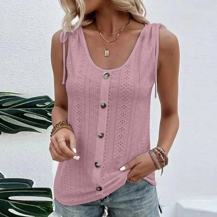 Elegante top de mujer con botones y recortes