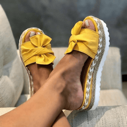 Sandalias Kamiyah | Sandalias de verano con tacón de cuña tejido y detalle de lazo